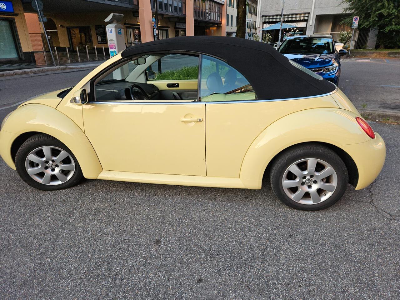 Volkswagen New Beetle 2.0 Cabrio Automatica