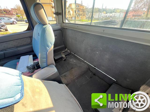 NISSAN King Cab 2.5 TD 2 porte
