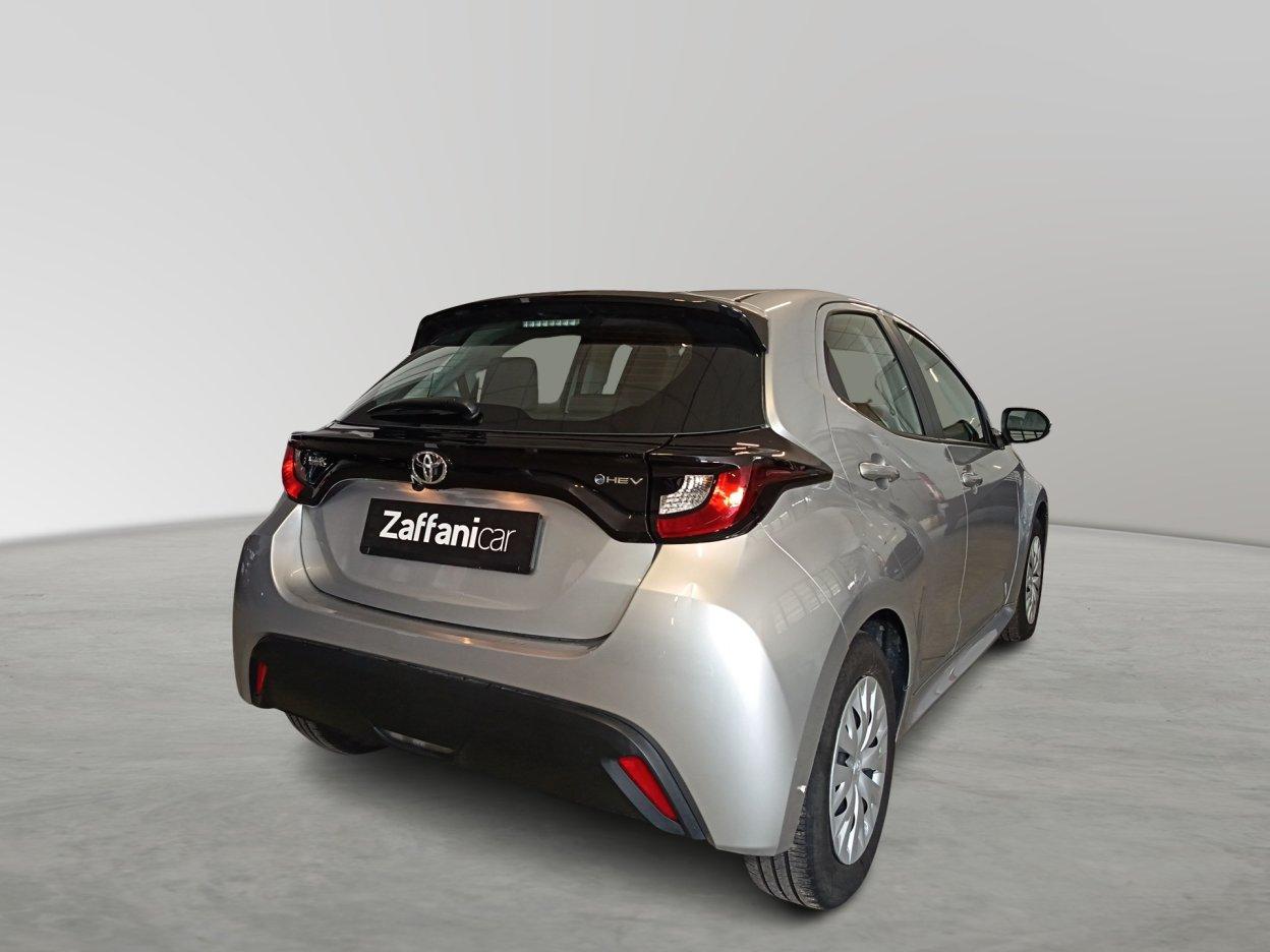 TOYOTA Yaris 4ª serie - Yaris 1.5 Hybrid 5 porte Active AUTOMATICO