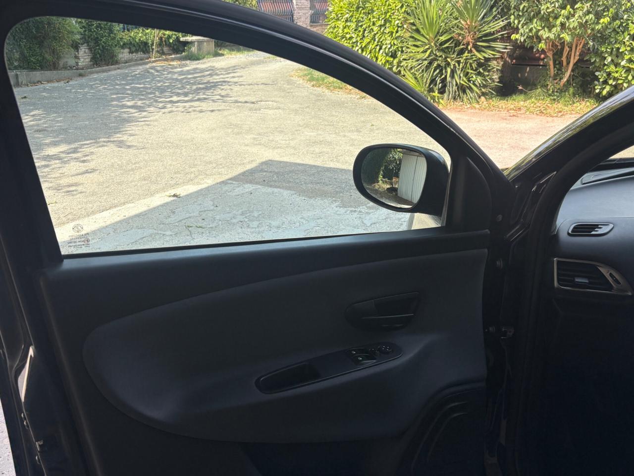 Lancia Ypsilon 1.0 FireFly 5 porte S&S Hybrid Ecochic UnYca