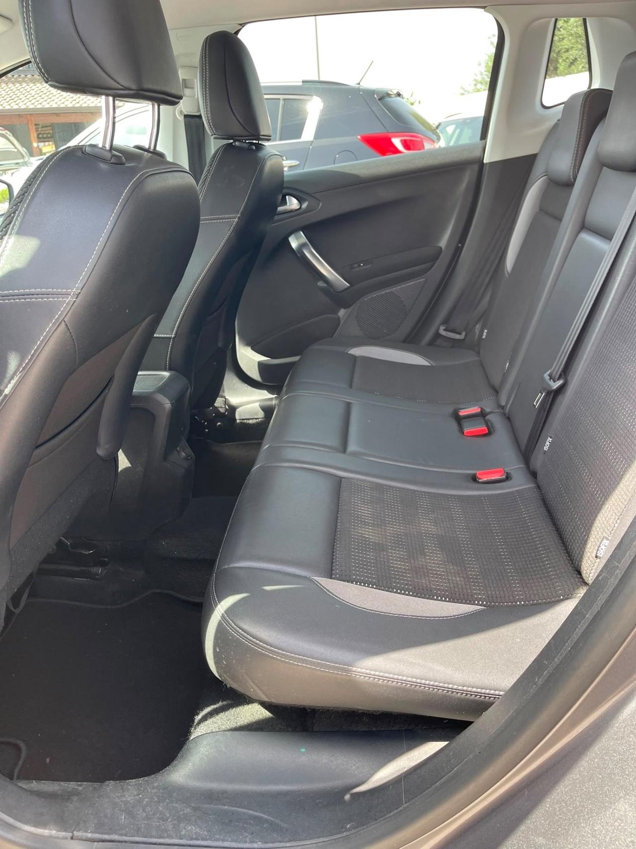 Peugeot 2008 1.6 hdi allure