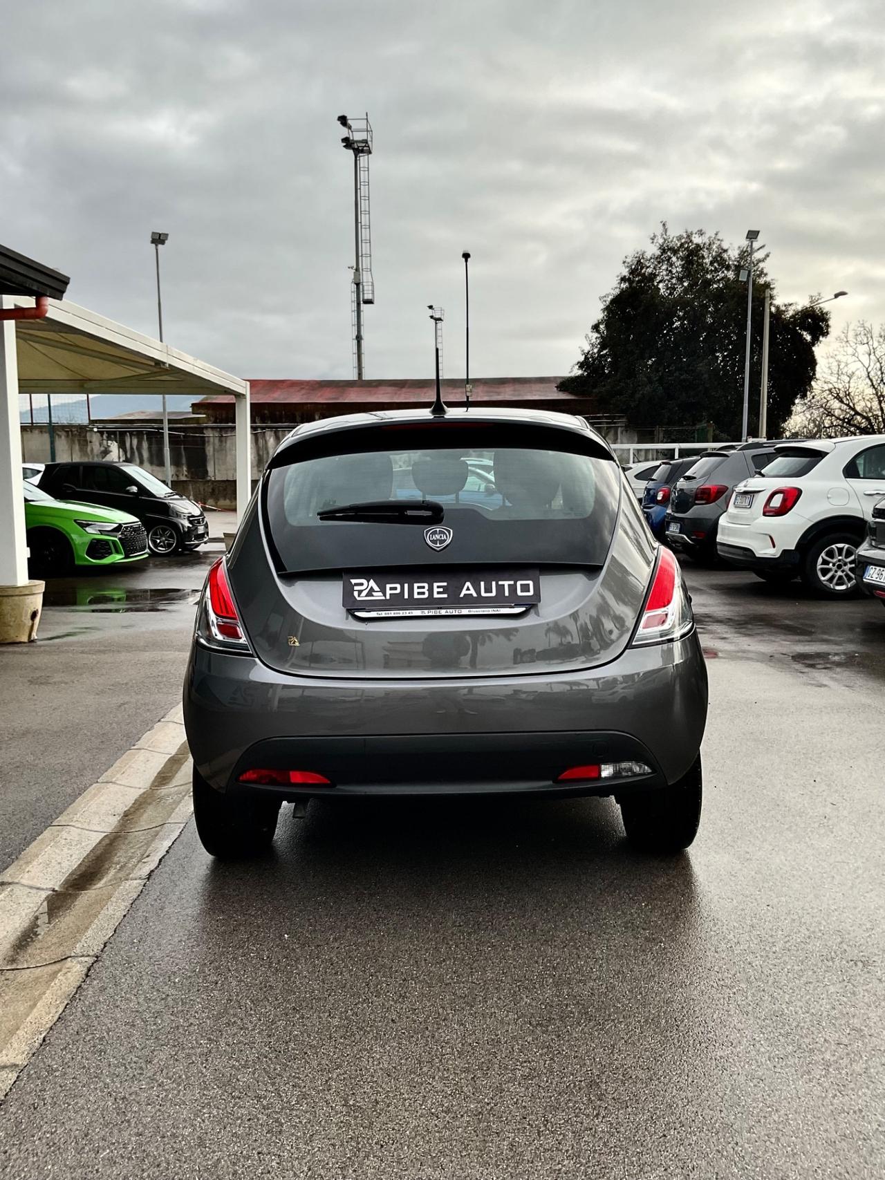 Lancia Ypsilon 1.0 FireFly 5 porte S&S Hybrid Gold