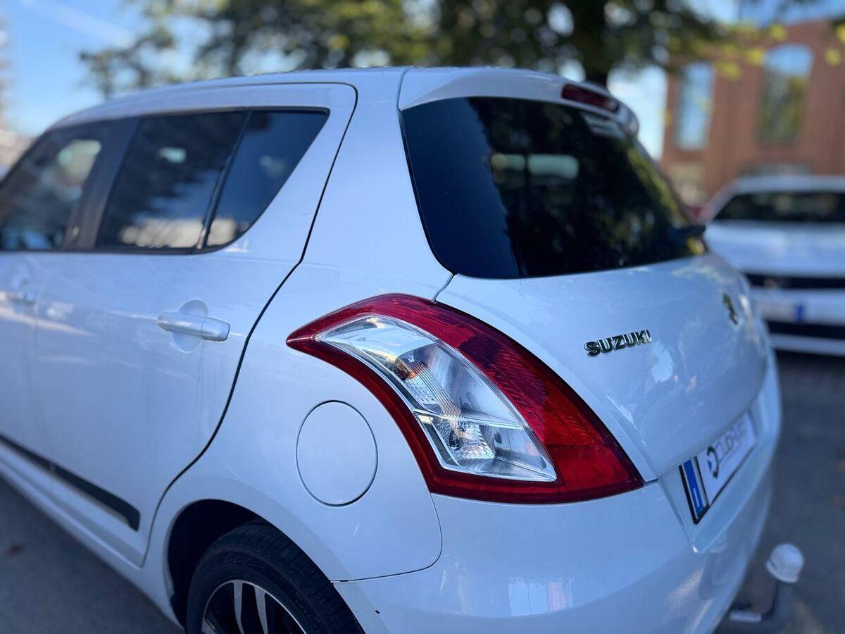 Suzuki Swift 5 Porte Swift 1.2 dualjet B-Top Snow s&s 4wd 5p E6