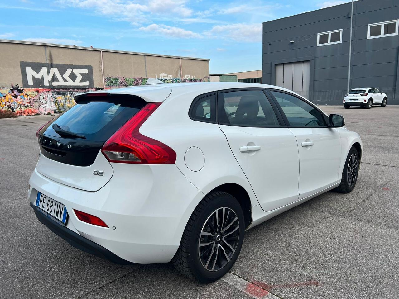 Volvo V40 D2 R-design Momentum 2016