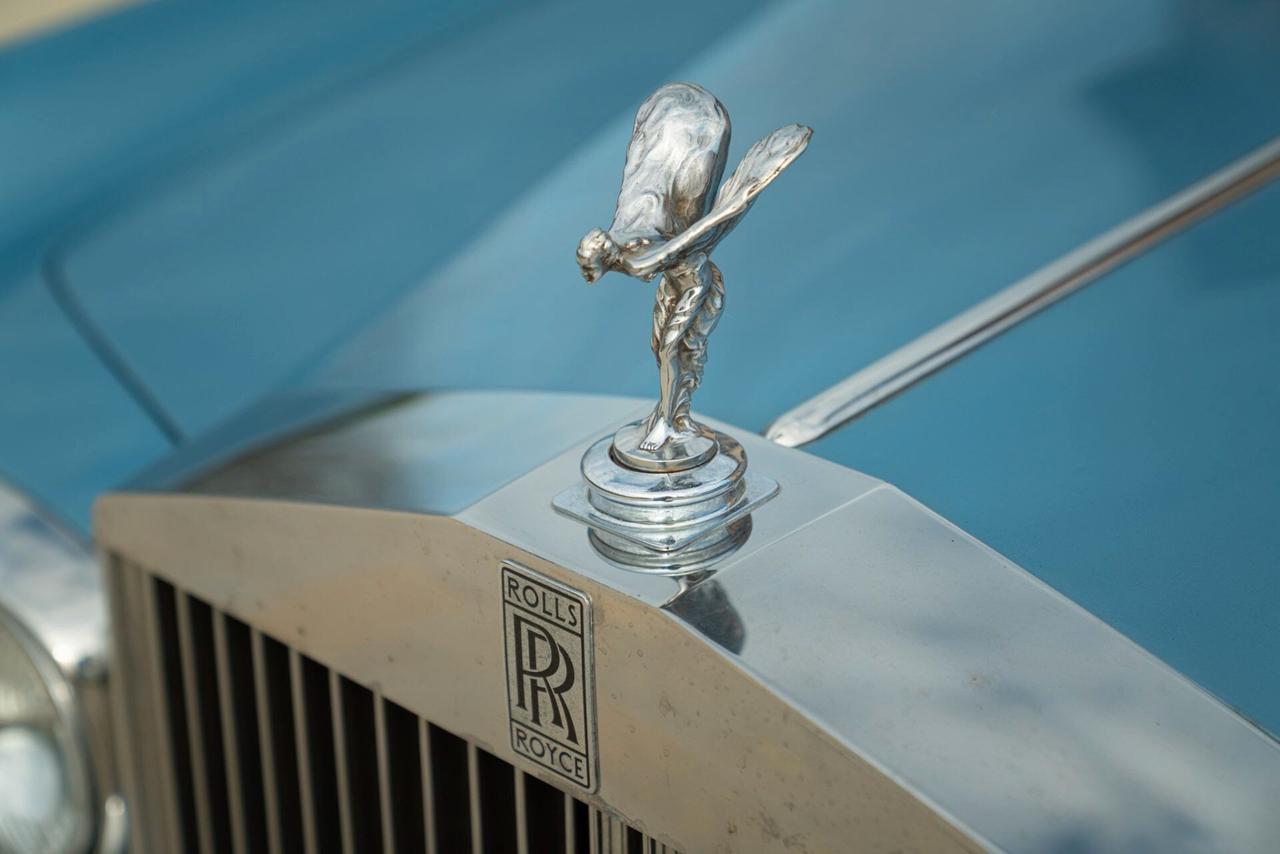 Rolls Royce Corniche Coupe book service