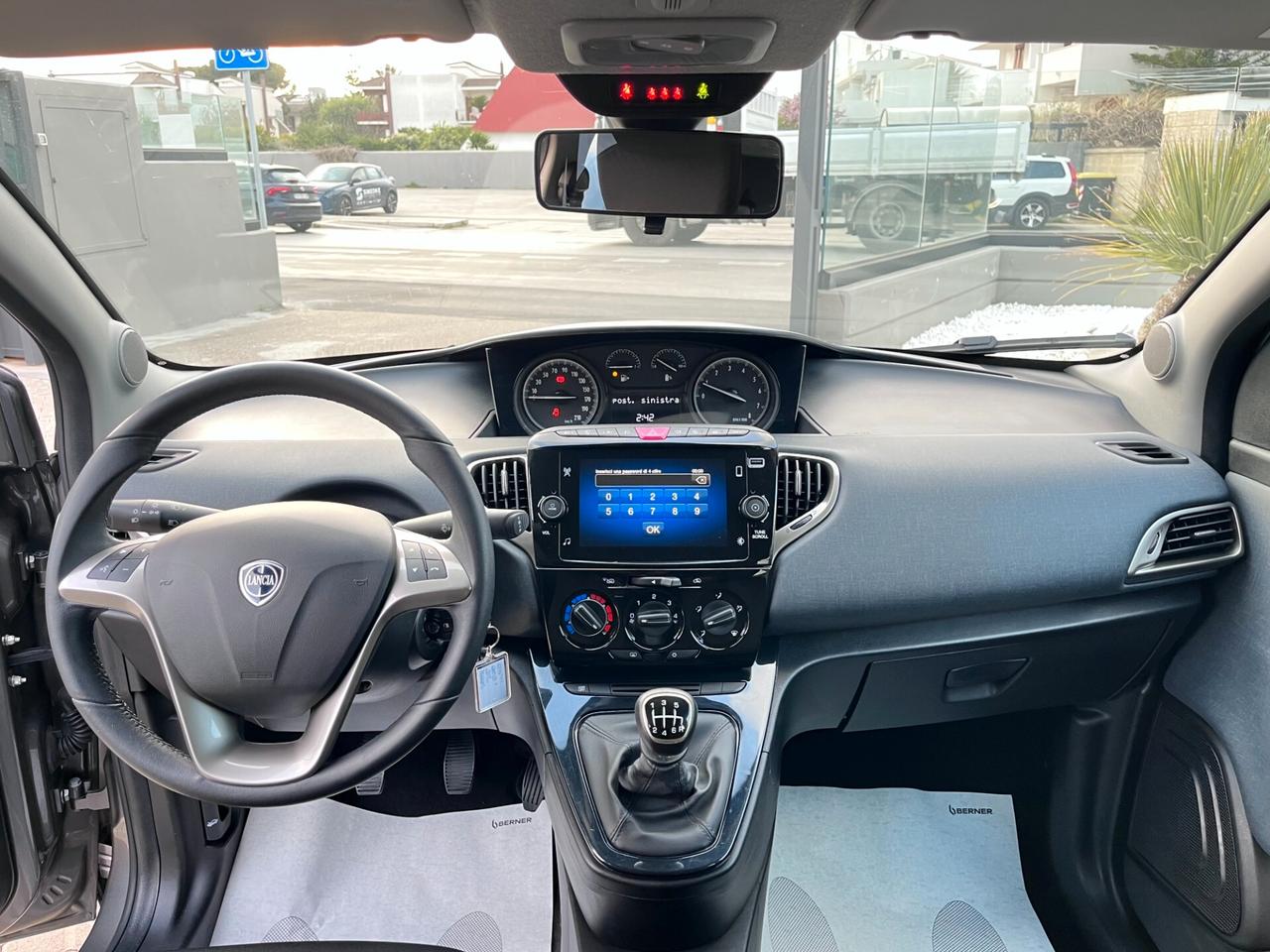 Lancia Ypsilon 1.0 FireFly 5 porte S&S Hybrid Gold