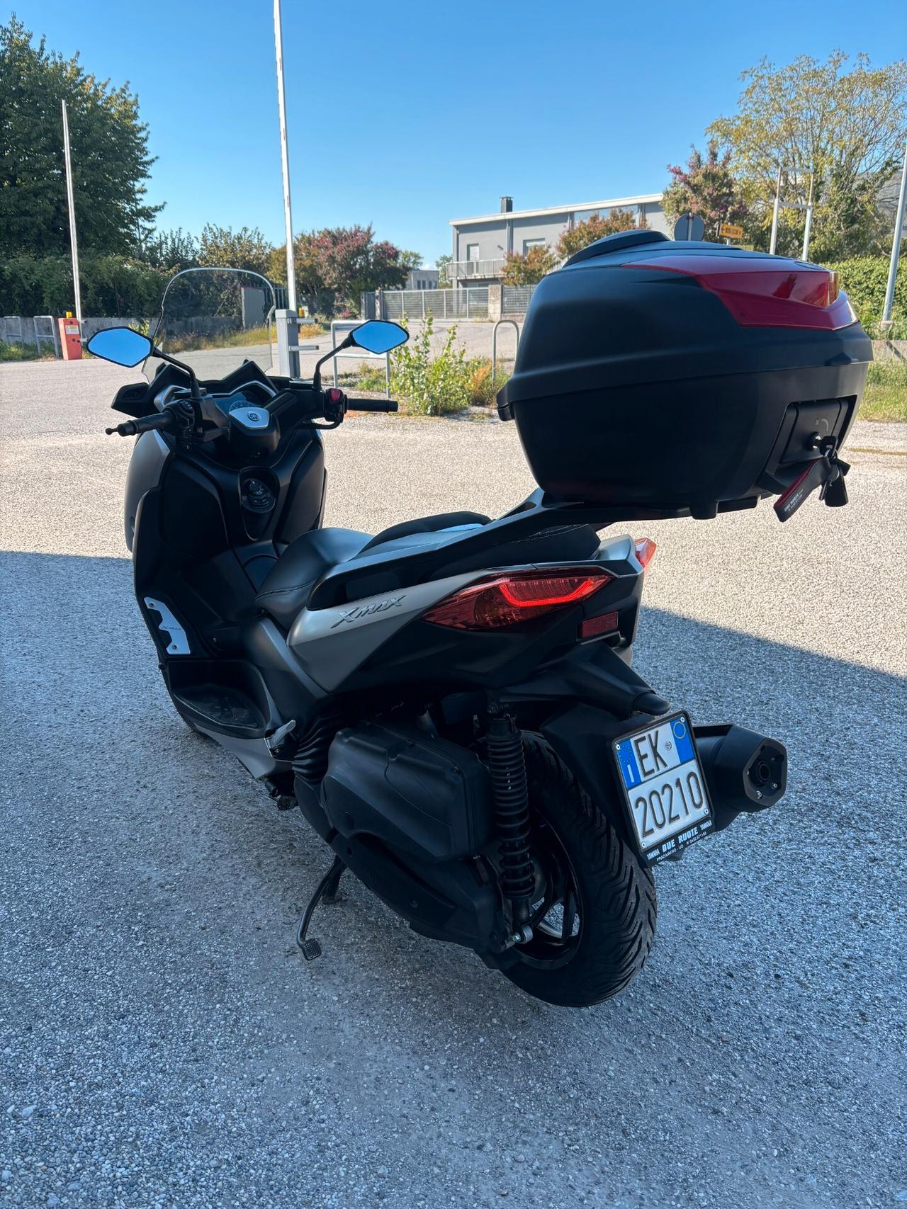 Yamaha X-Max 400