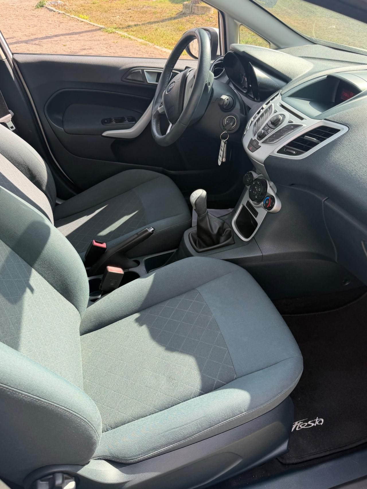 Ford Fiesta Ikon 1.4 TDCi 70CV 5 porte