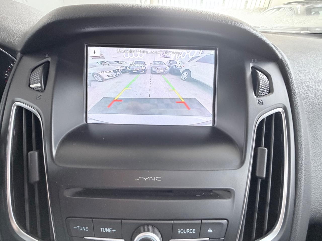 Ford Focus 1.0 EcoBoost 125CV PANORAMICO Titanium