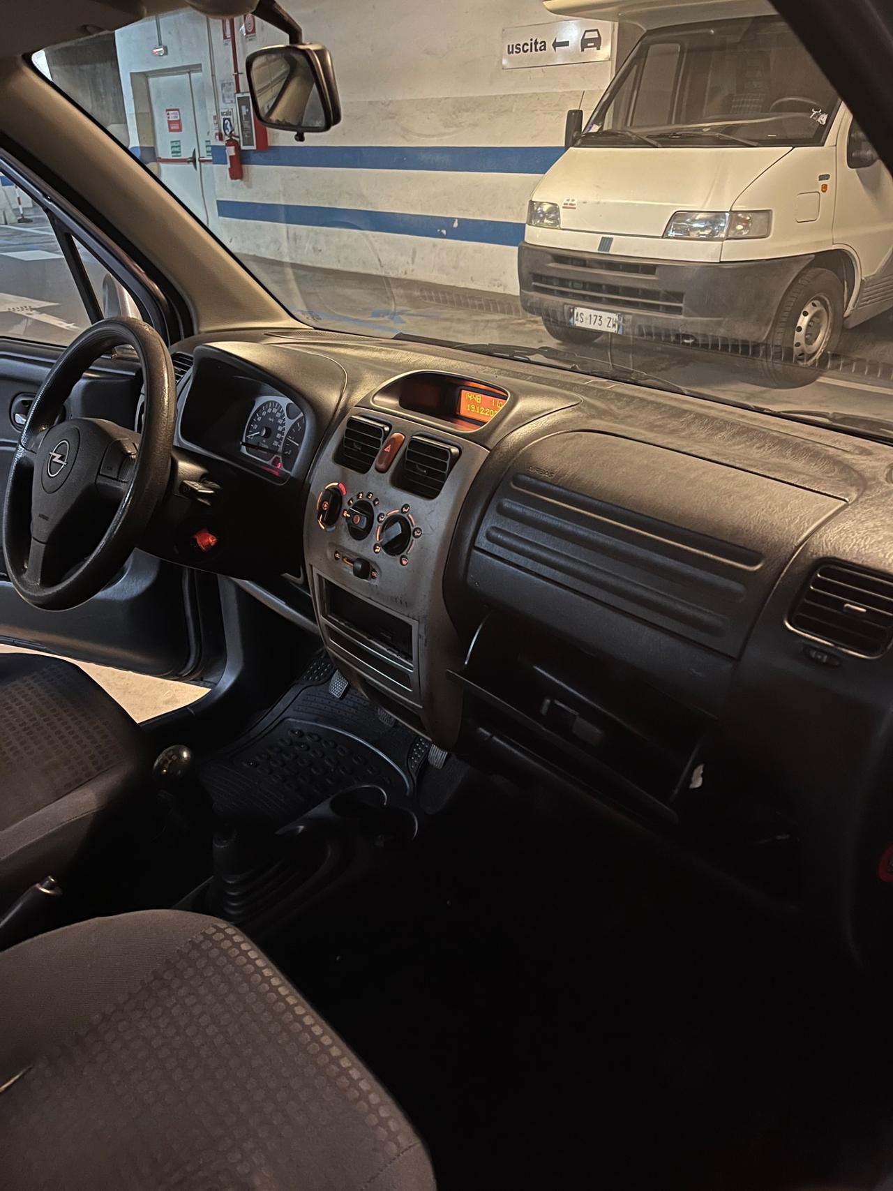 Opel Agila 1.2 16V Club