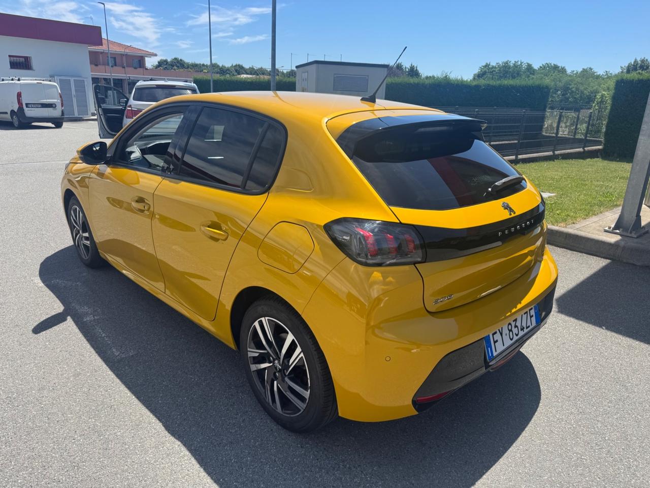 Peugeot 208 PureTech 100cavalli modello Allure