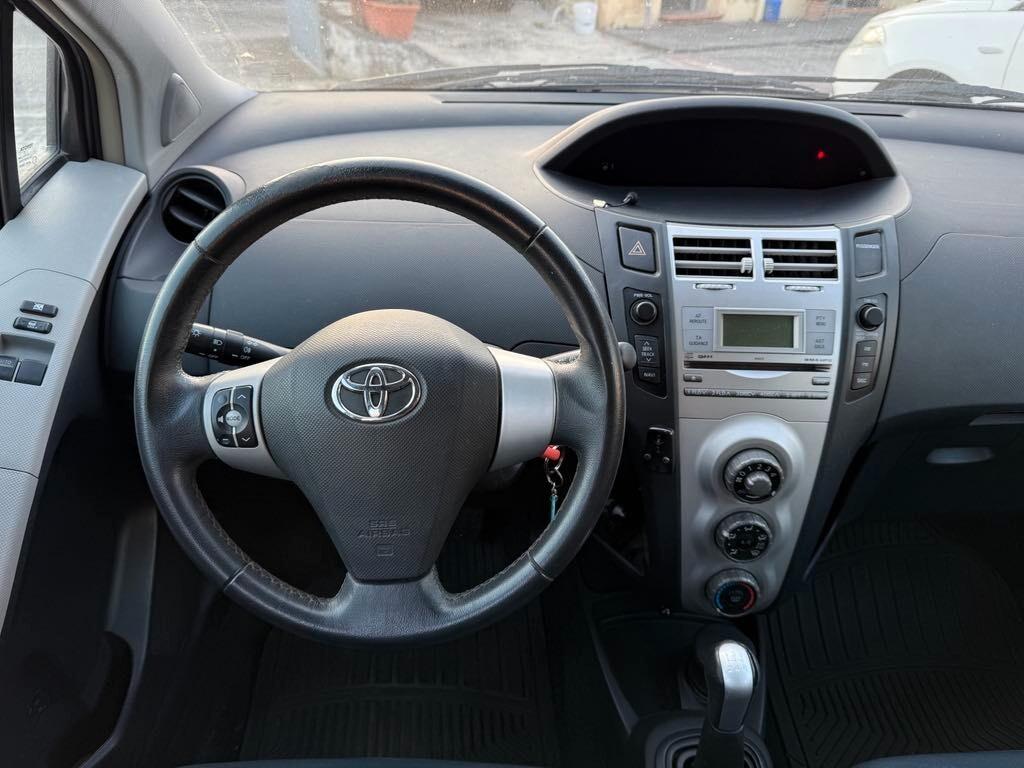 Toyota Yaris 1.0 5 porte Sol