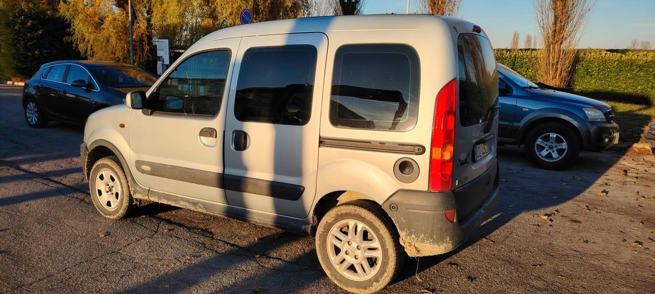 Renault Kangoo 4x4 FUSO!!!