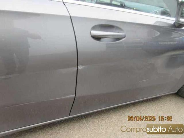 MERCEDES-BENZ A 180 d Automatic Premium
