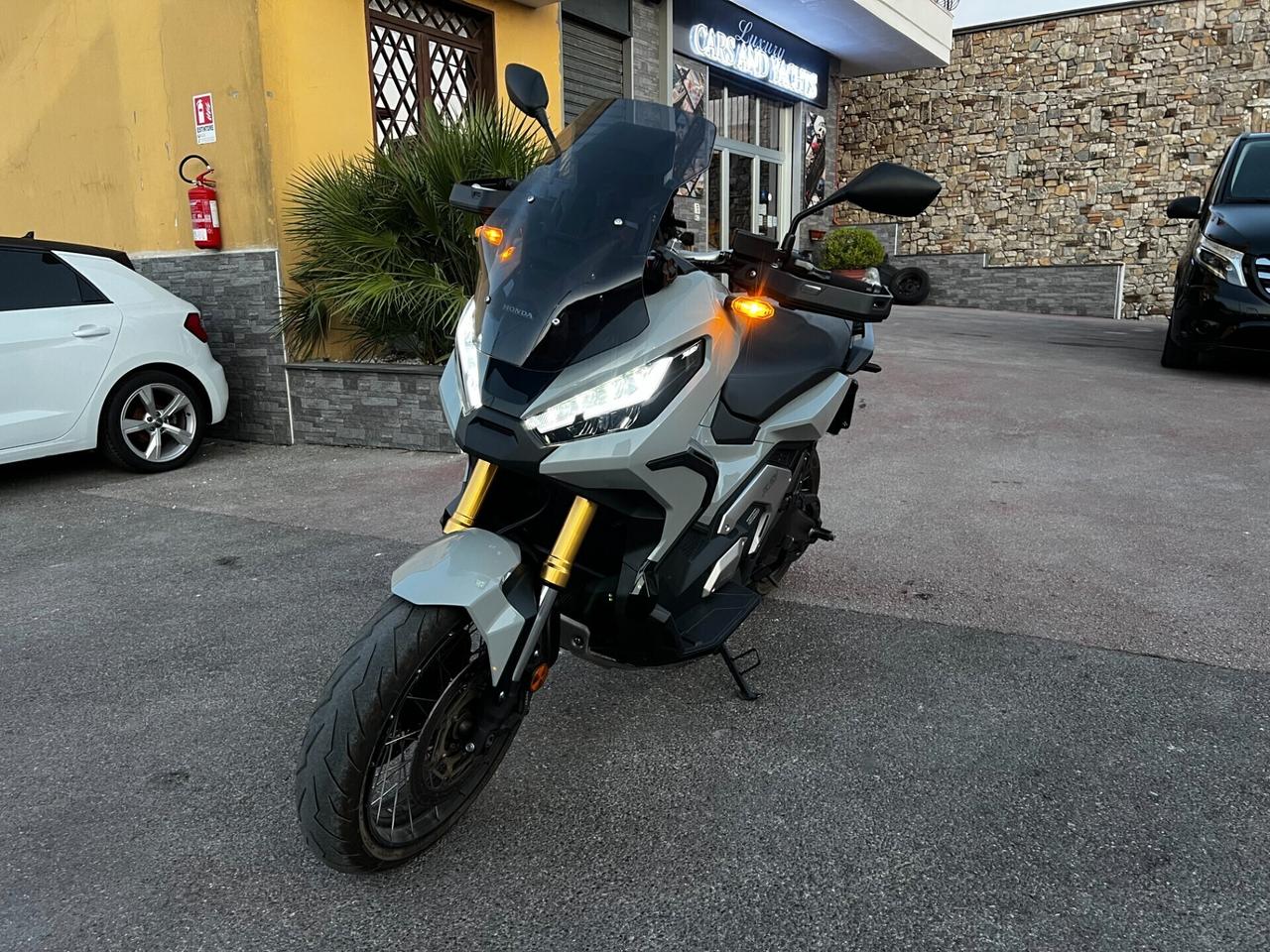 Honda X-ADV 750 Fulled- PARI AL NUOVO