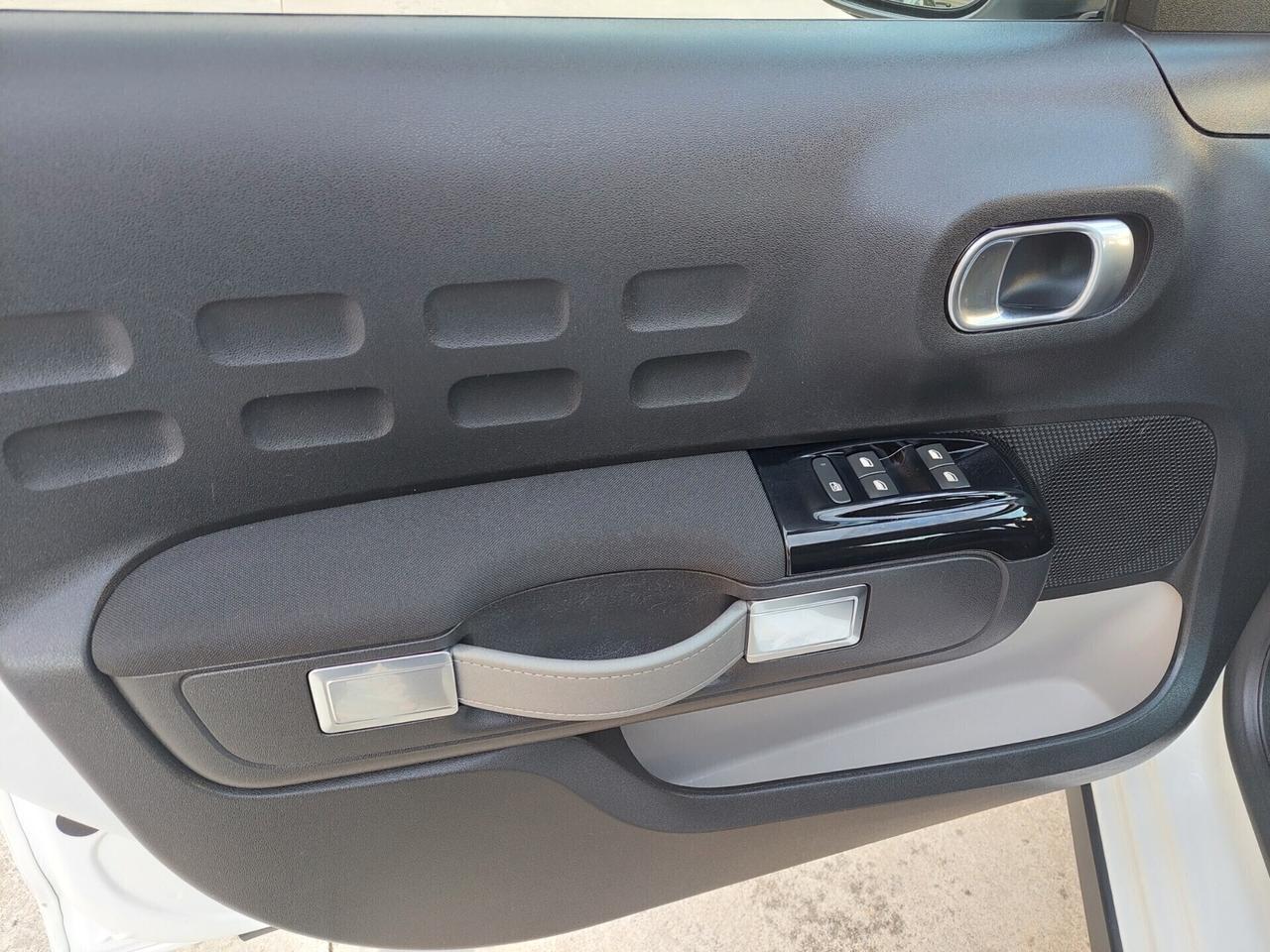 Citroen C3 BlueHDi 100CV S&S Shine 2022 6marce