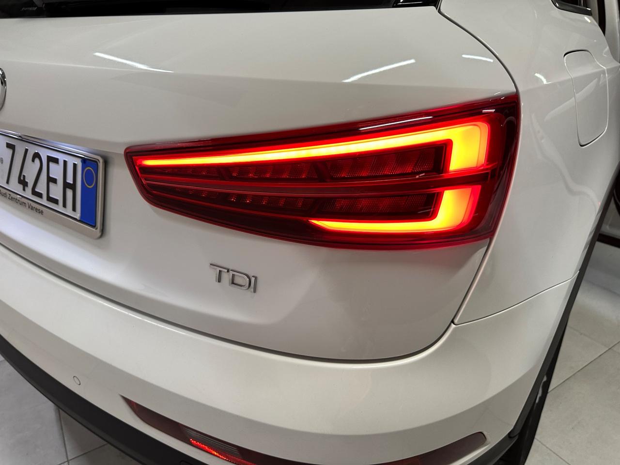 Audi Q3 2.0 TDI 120 CV Business