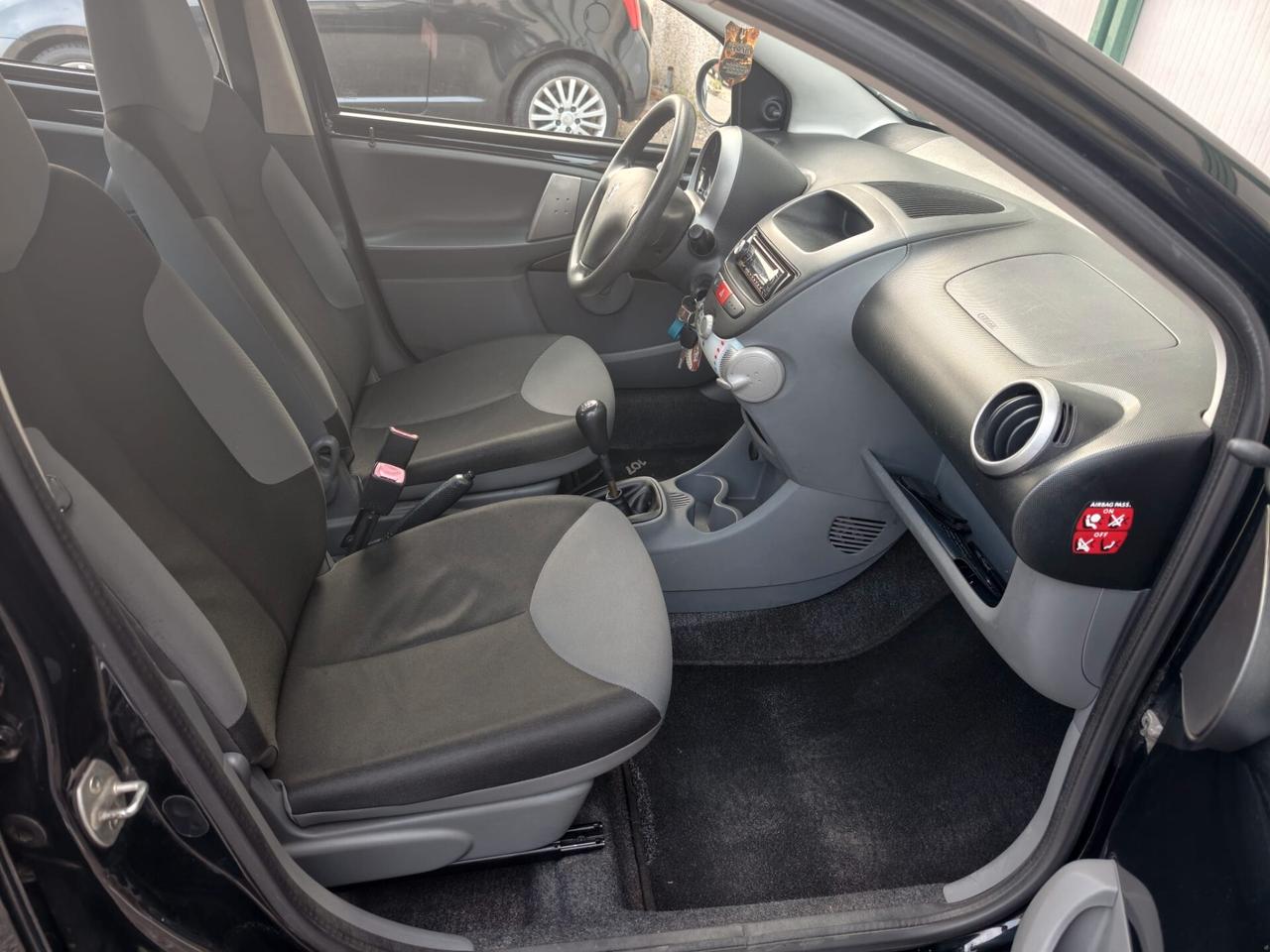 Peugeot 107 1.0 5 PORTE UNICO PROPRIETARIO NEOPATENTATI 2010