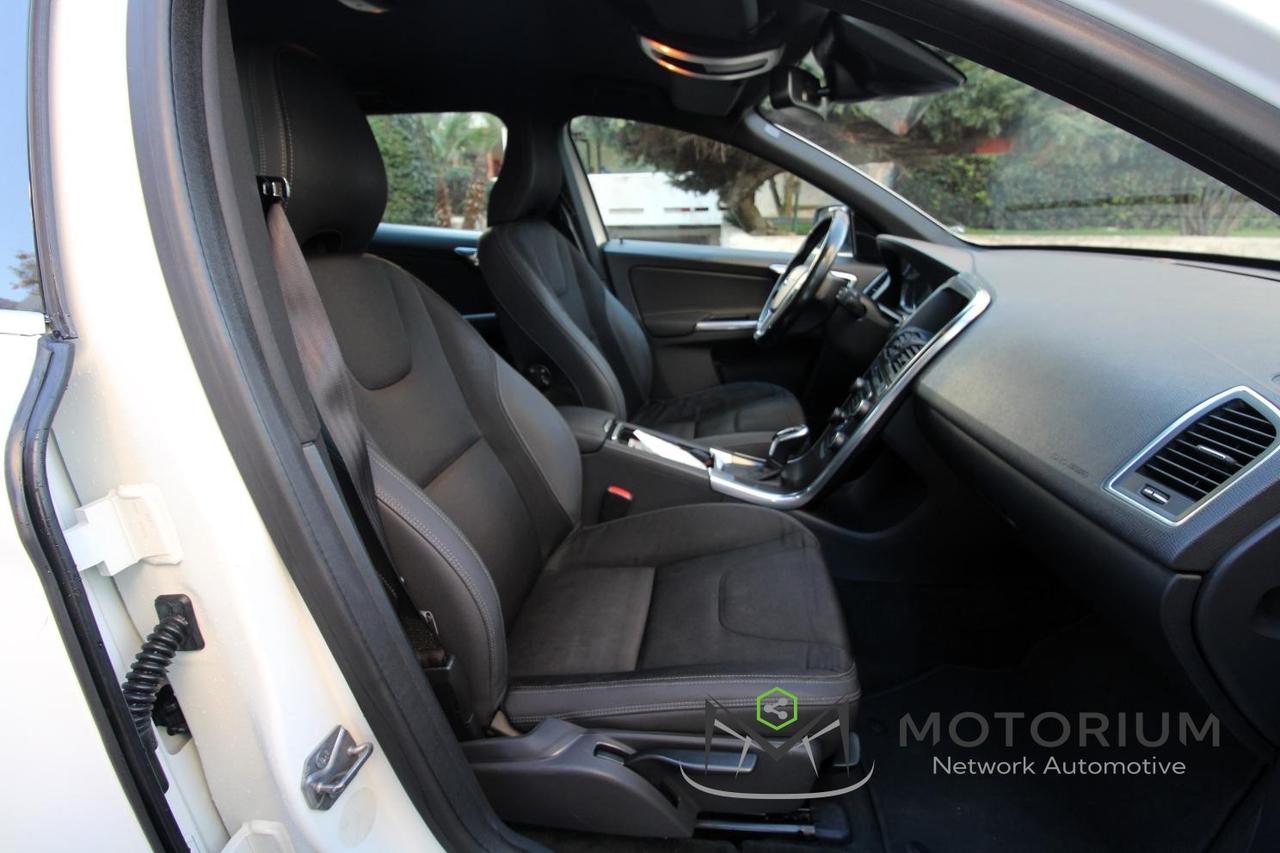 Volvo XC60 D3 Geartronic R-design Momentum