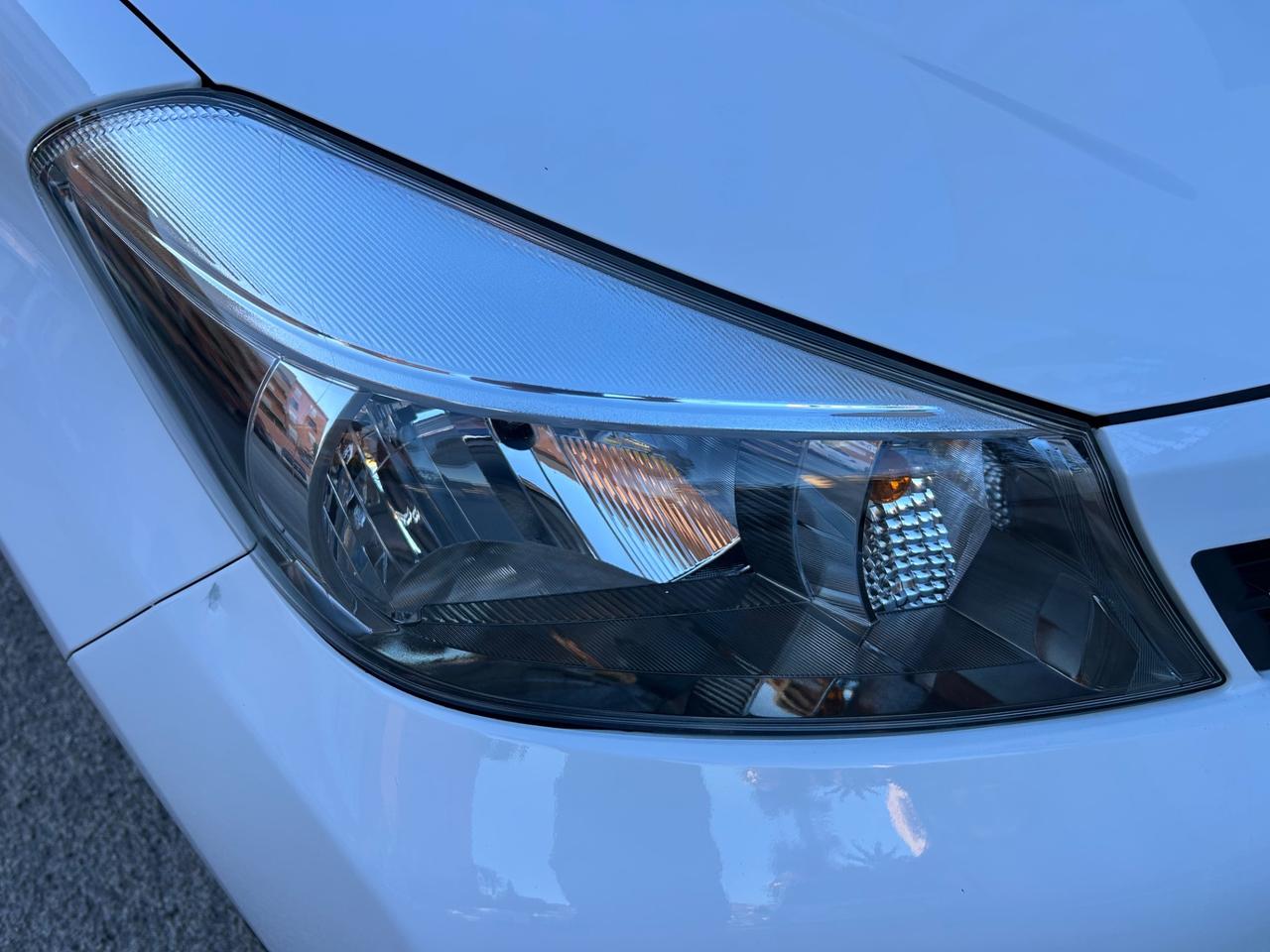 Toyota Yaris 1.0 b. solo 97000 km