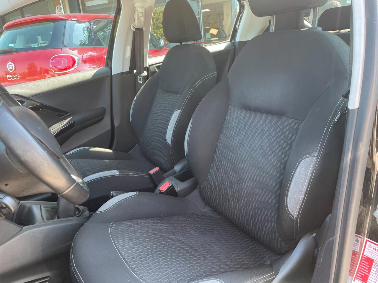 Peugeot 208 PureTech 82 5 porte Allure DISTRIBUZIONE NUOVA