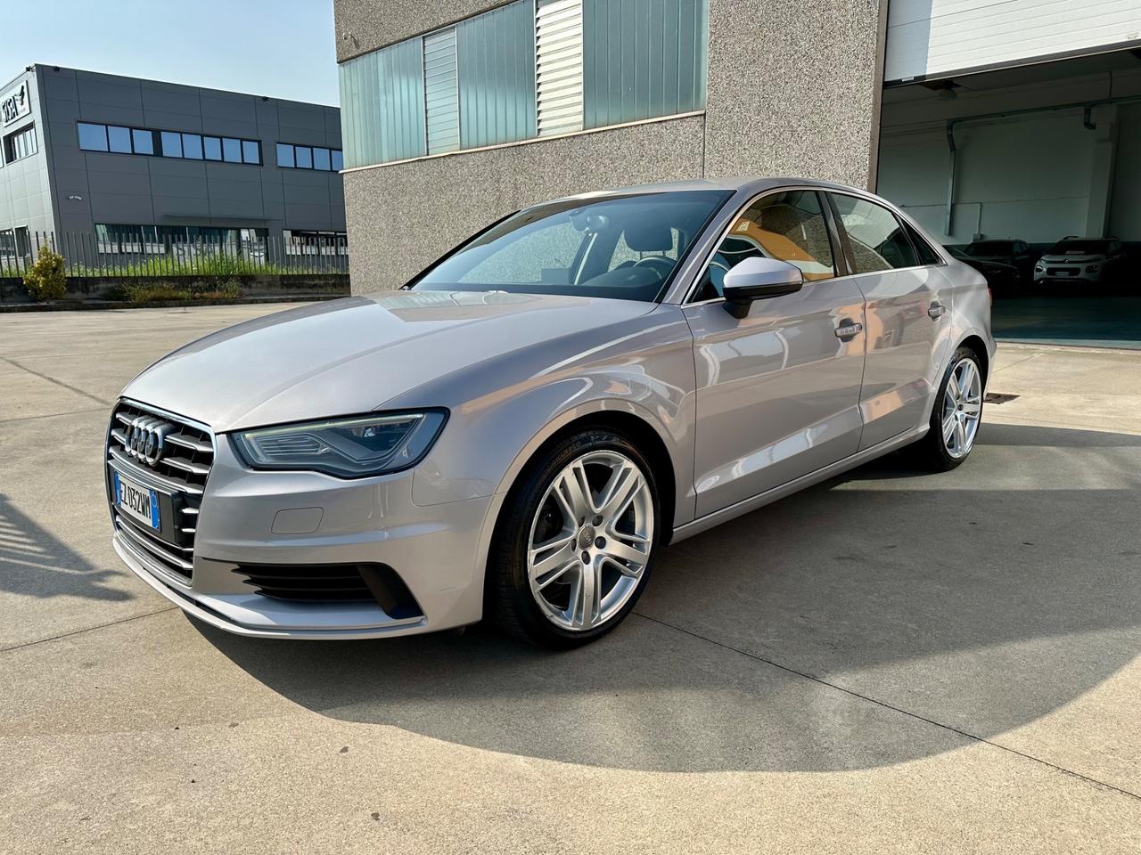 Audi A3 Sedan 1.6 TDI clean diesel S tronic Attraction