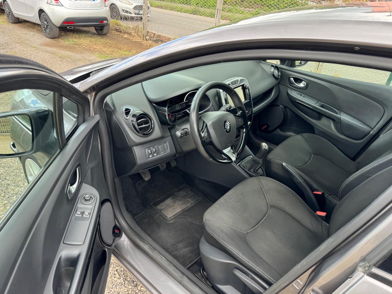 Renault Clio 1.2 75CV 5 porte Costume National NEOPATENTATI