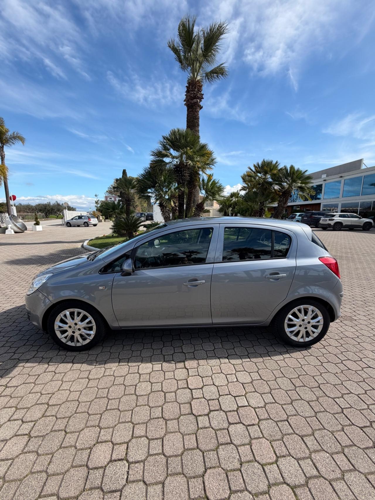 Opel Corsa 1.2 5 porte Easytronic Cosmo