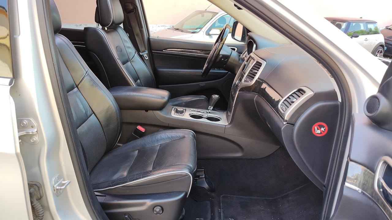 Jeep Grand Cherokee 3.0 CRD Overland + Gancio