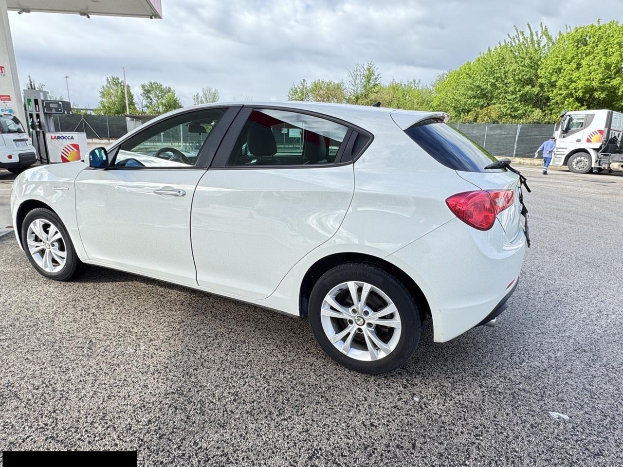 ALFA ROMEO GIULIETTA 1.6 SPORT INTERNI IN PELLE