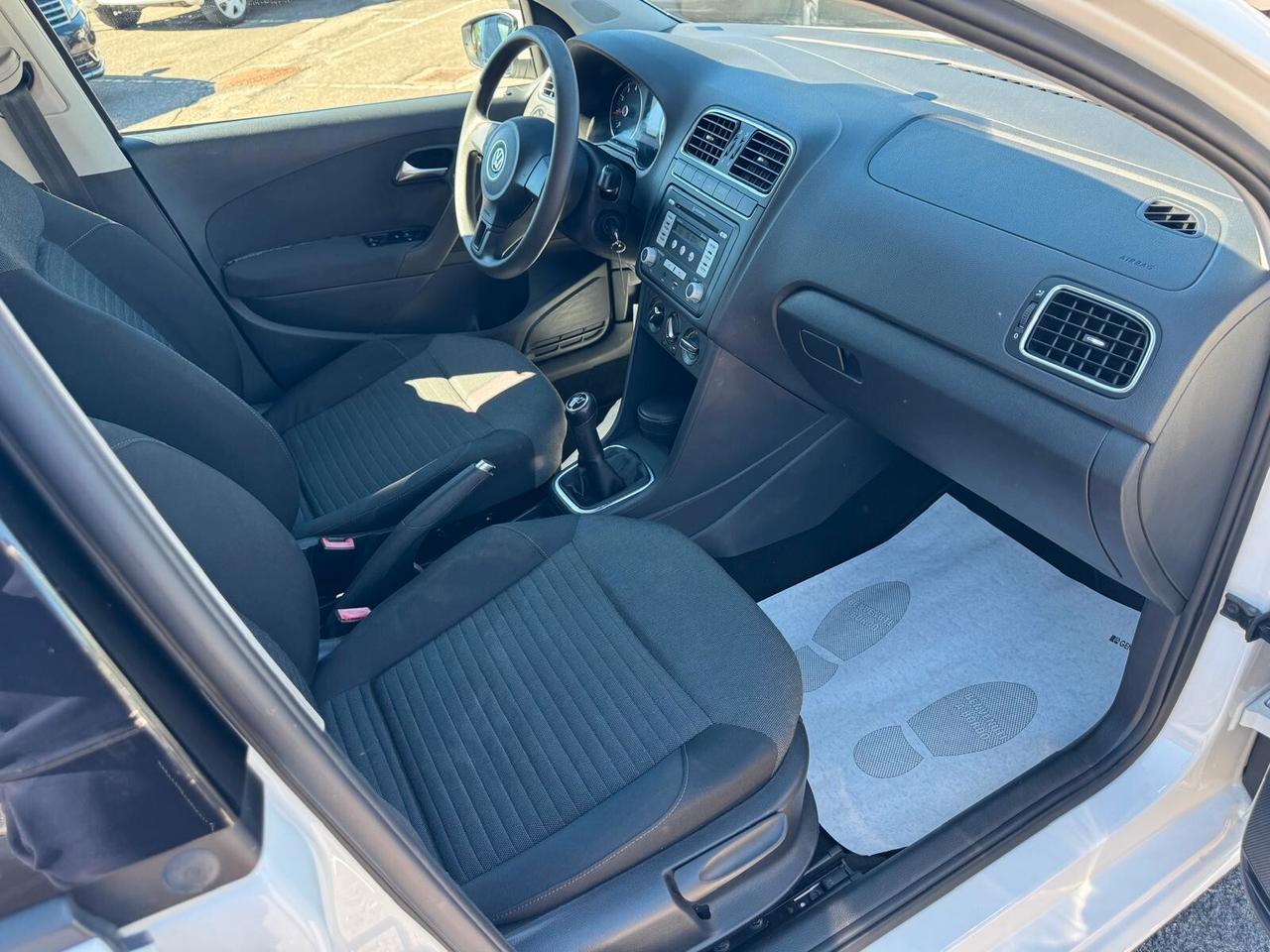 Volkswagen Polo 1.4 BENZ 5P COMFORTLINE 2011