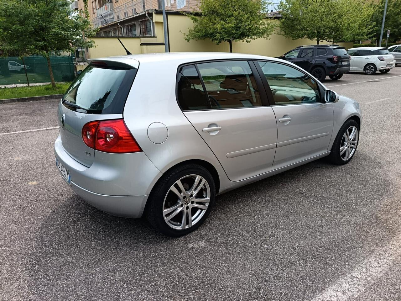 Volkswagen Golf 1.9 TDI 5p. Sportline