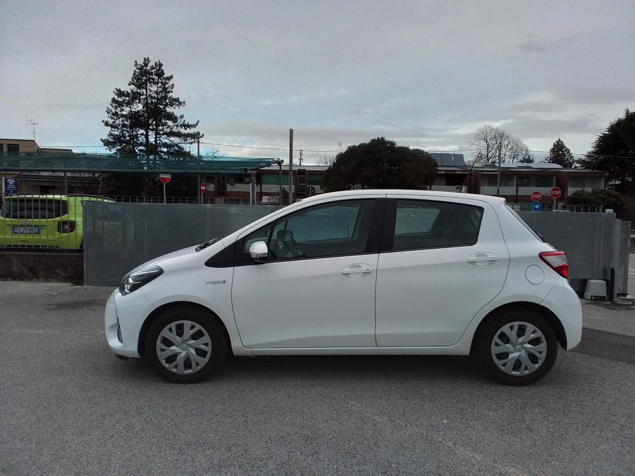 Toyota Yaris 1.5 Hybrid 5 porte Business