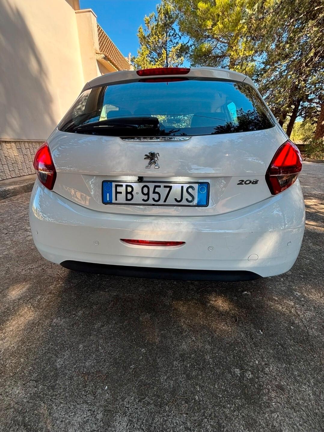 Peugeot 208 1.4 HDi 68 CV 5 porte Allure