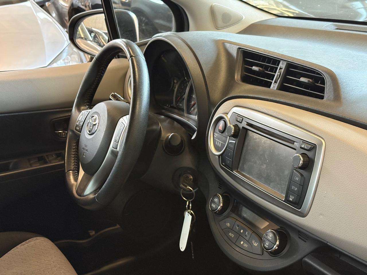 Toyota Yaris 1.3 5 porte Lounge