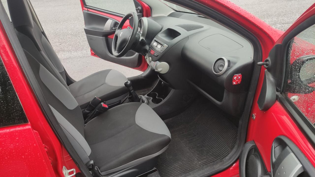 Peugeot 107 1.0 68CV 5p. NEOPATENTATI - 2012