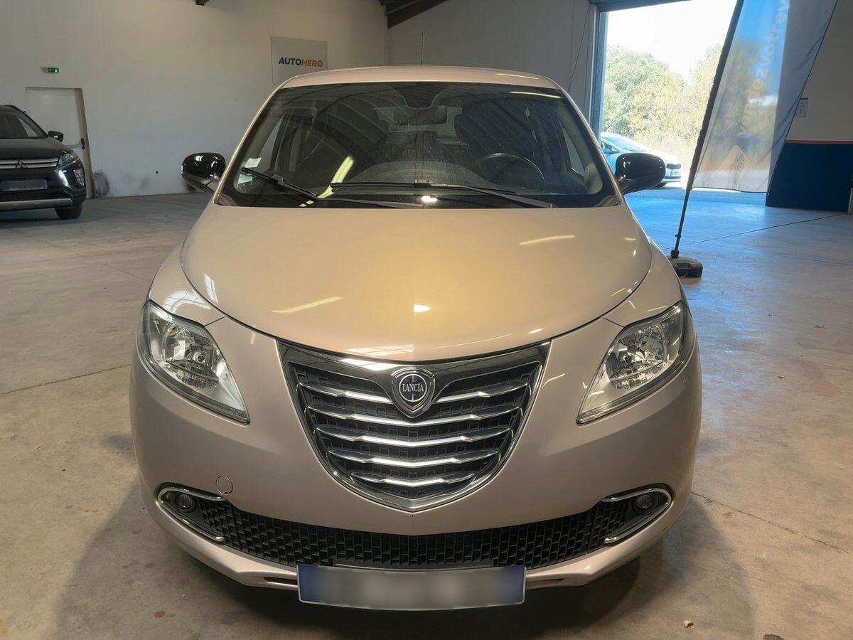 Lancia Ypsilon 1.2 69 CV 5 porte S&S Silver