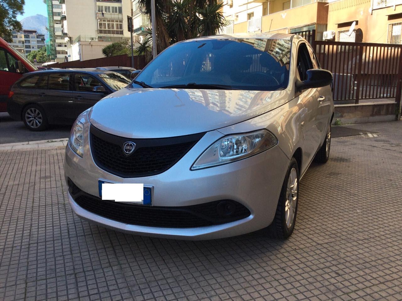 Lancia Ypsilon 1.2 69 CV 5 porte Gold