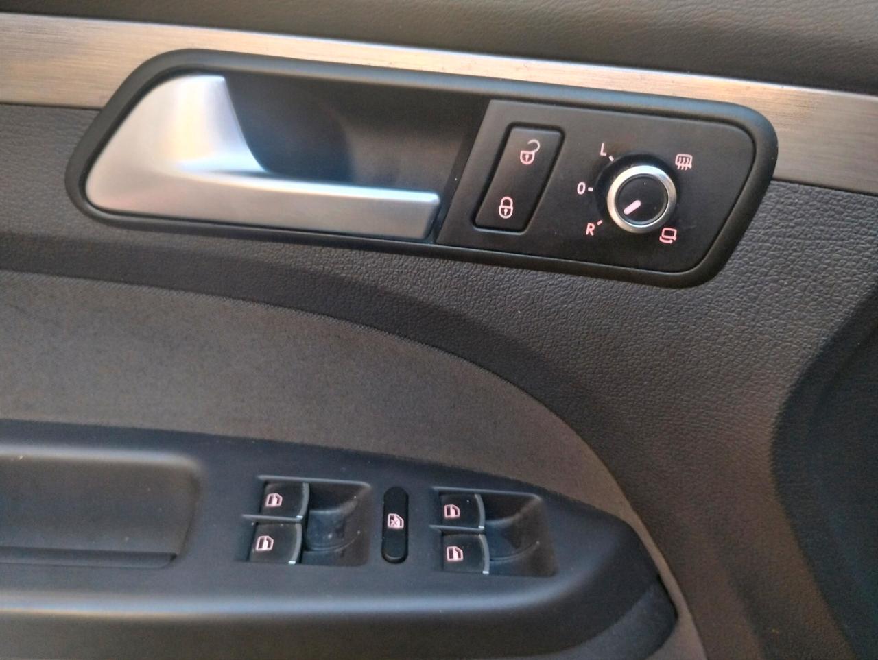 Volkswagen Touran Business 1.6 TDI DSG Comfortline