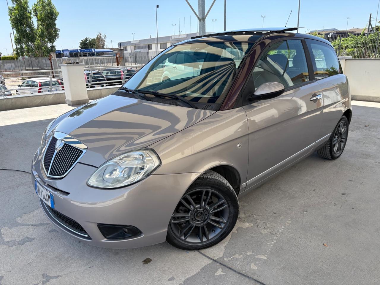 Lancia Ypsilon 1.3 MJT 75 CV Platino TETTO APRIBILE