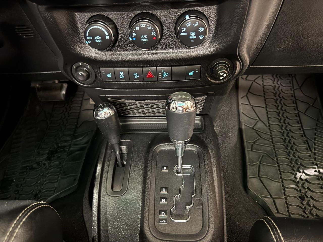 Jeep Wrangler 2.8 CRD DPF Sahara Auto