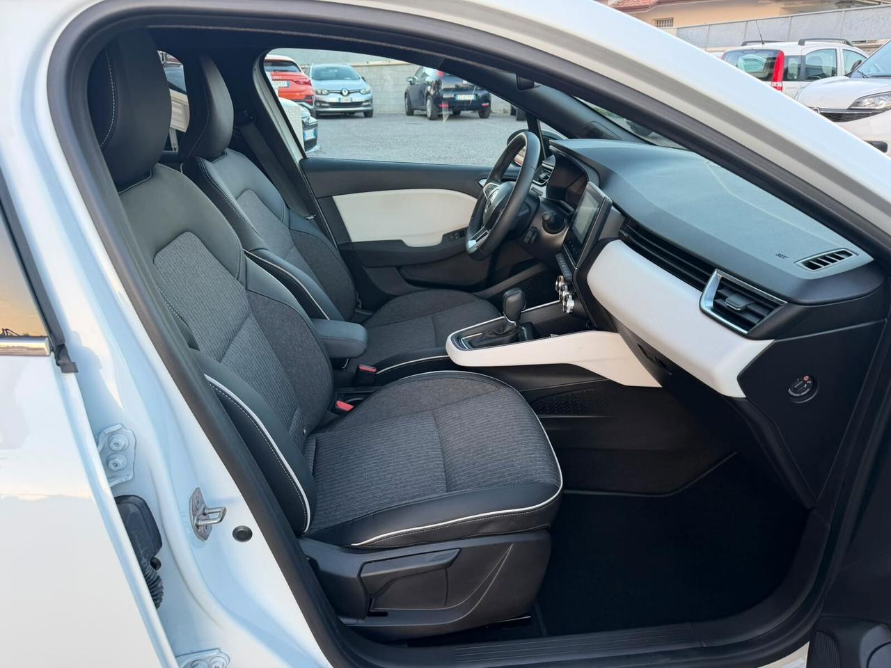 Renault Clio 1.6 E-Tech full hybrid Techno 145cv