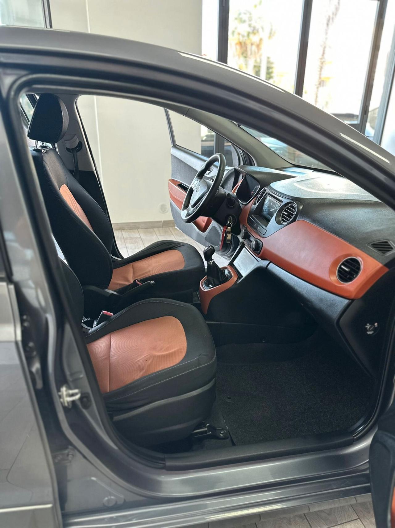 Hyundai i10 1.0 MPI Sound Edition A/T