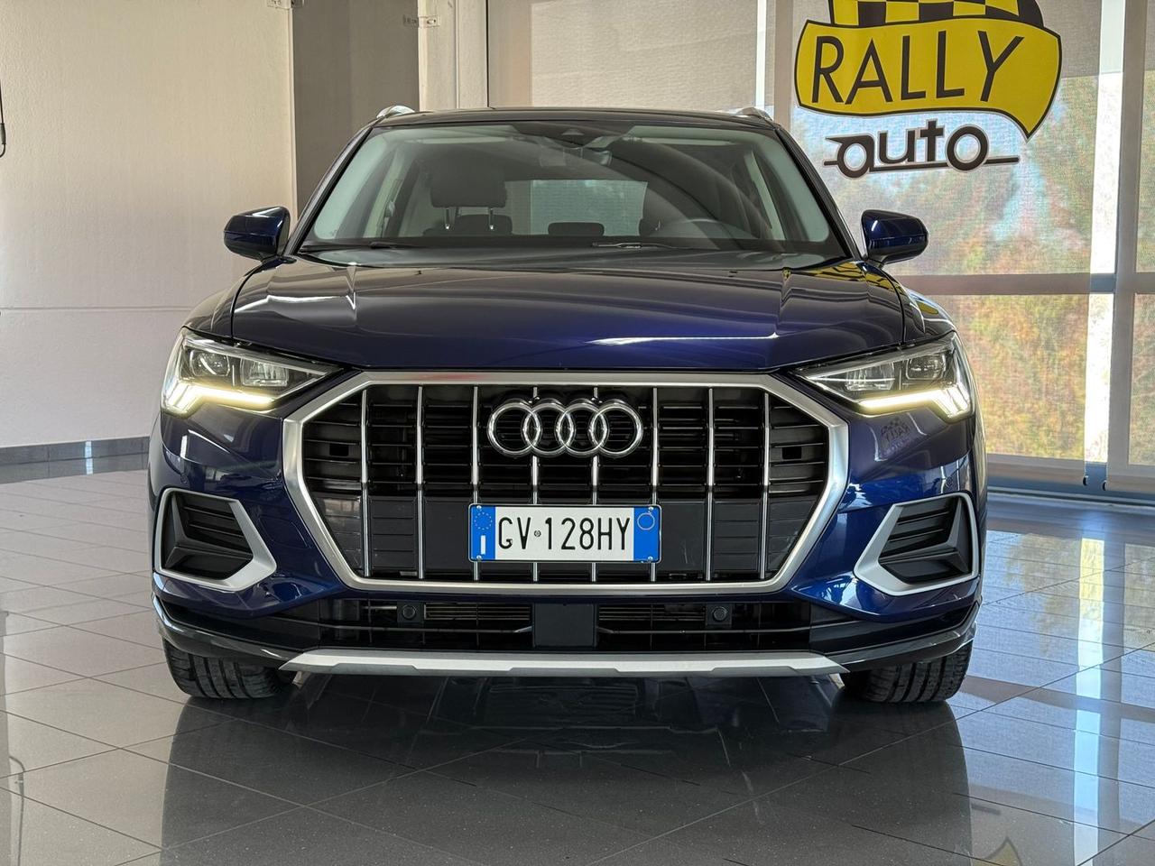 Audi Q3 Identity Black 2.0 35 TDI #8438