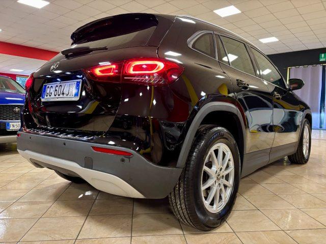 MERCEDES-BENZ GLA 200 d Automatic Sport UNIPRO - NIGHT BLACK EDITION