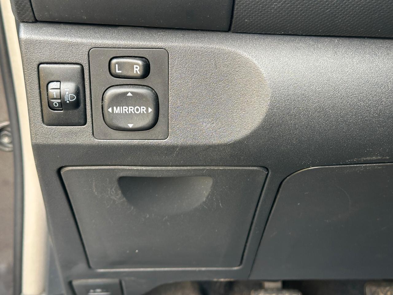 Toyota Yaris 1.0 Benzina (Garanzia 24 Mesi)