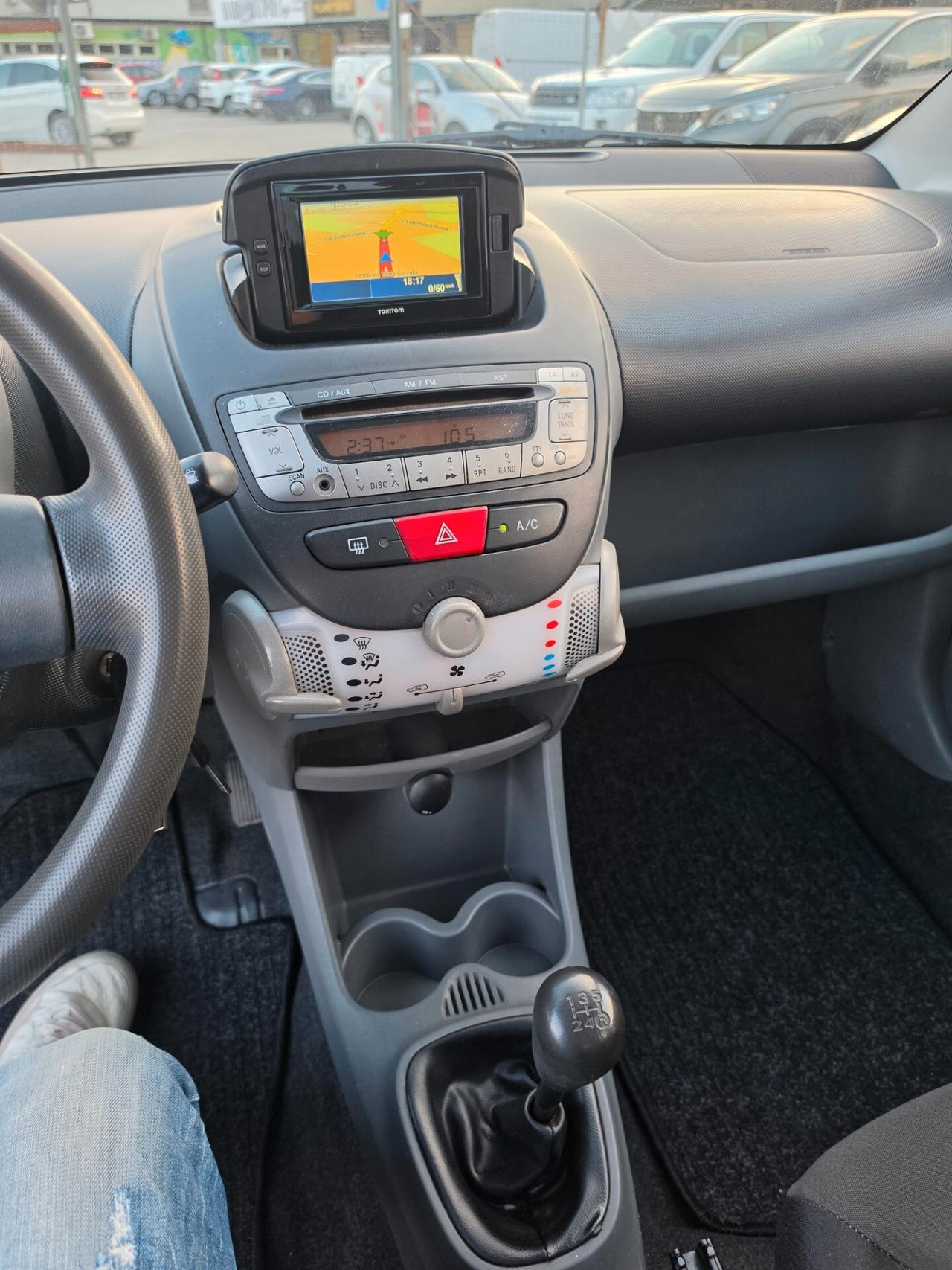 Toyota Aygo 1.0 12V VVT-i 3 porte Sol Connect