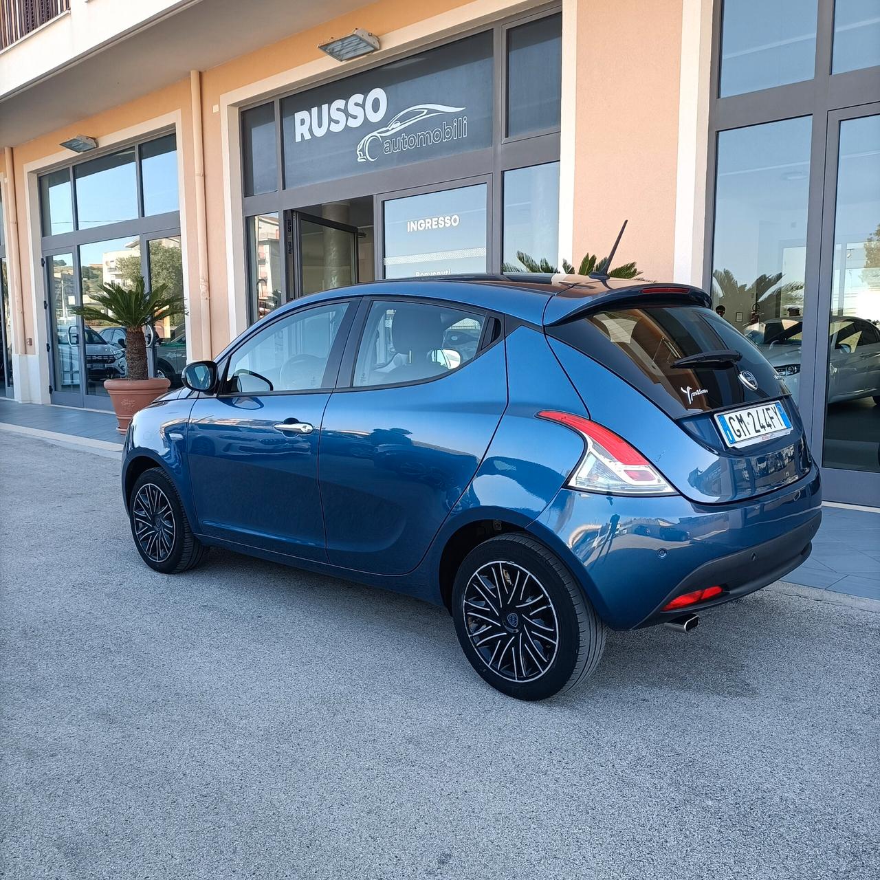 Lancia Ypsilon 1.0 FireFly 5 porte S&S Hybrid Gold