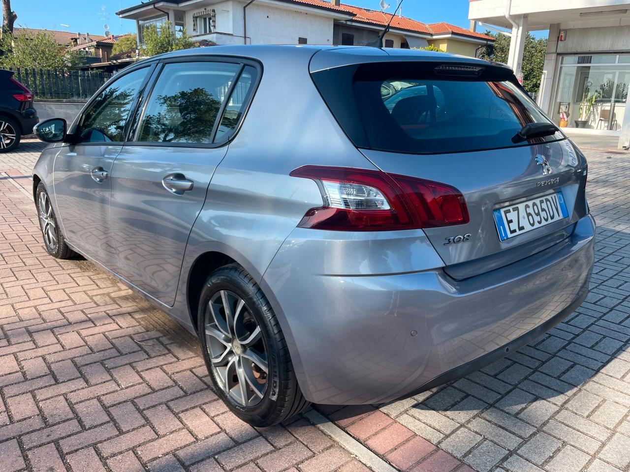 Peugeot 308 BlueHDi 120 S&S Business