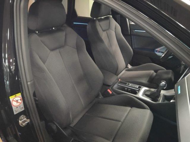 AUDI Q3 35 TDI S tr.Identity Black 20" FULL